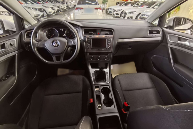大众 高尔夫 2016款 1.6L 手动时尚型中控内饰7001
