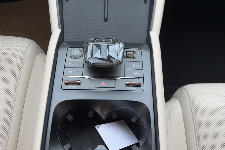 比亚迪 秦L 2024款 DM-i 120KM领先型局部细节18