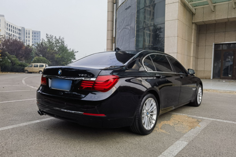 宝马7系 2014款 730Li 臻享型车身外观6006