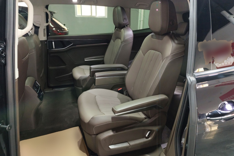 大众 威然 2024款 380TSI 尊驰版中控内饰7004