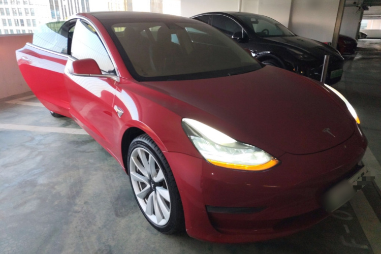 特斯拉 Model 3 2020款 长续航后轮驱动版车身外观3