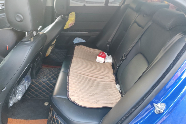 捷豹XEL 2019款 2.0T 200PS 精英版中控内饰21