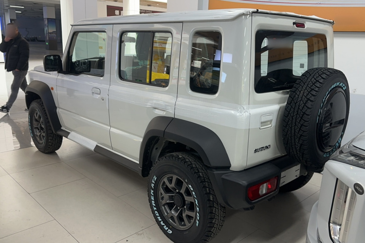 铃木 吉姆尼 五门自动挡顶配GLX车身外观6003