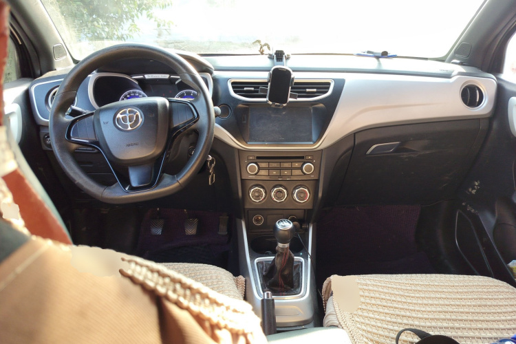 中华V3 2015款 1.5L 手动基本型中控内饰12