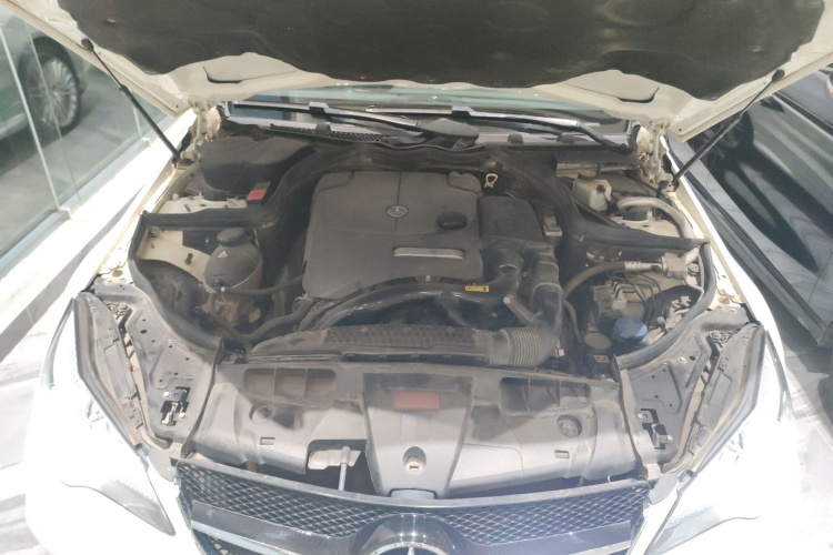 奔驰E级(进口) 2016款 E 200 轿跑车 灵动版机舱底盘24