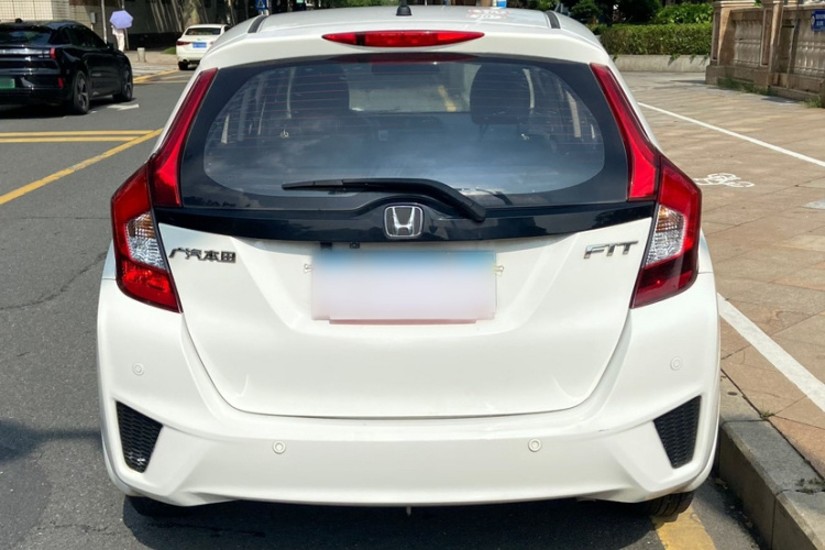 本田 飞度 2016款 1.5L LXS CVT舒适天窗版车身外观6003