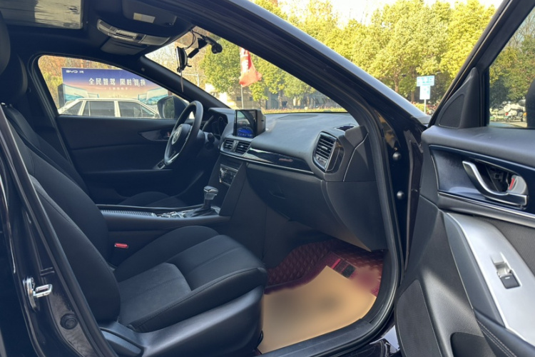 马自达CX-4 2021款 2.0L 自动两驱蓝天活力版中控内饰7008