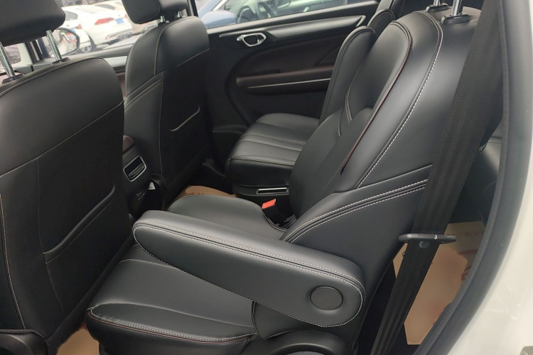 广汽传祺 传祺M6 2023款 PRO 270T DCT豪华版中控内饰7004