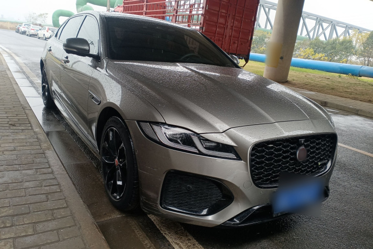 捷豹XFL 2021款 XFL 2.0T P250 四驱曜黑运动版车身外观3