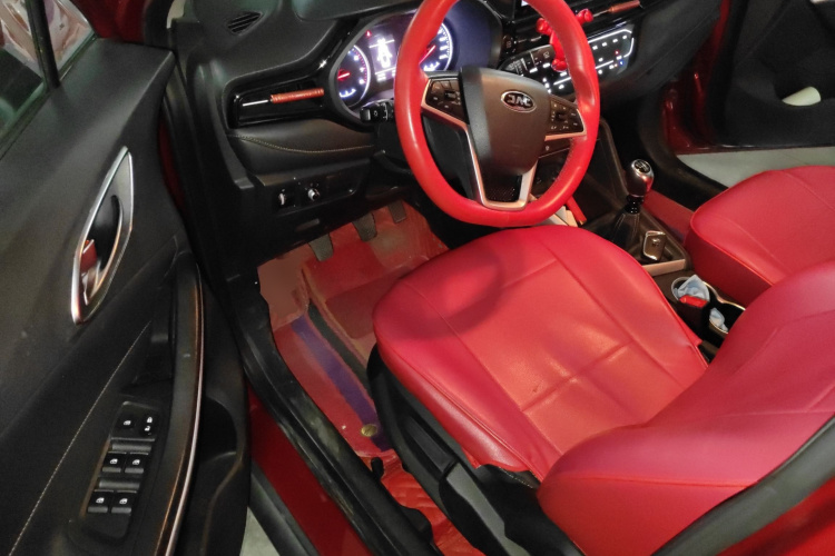 江汽集团 瑞风S4 2019款 1.6L 手动超越型中控内饰20