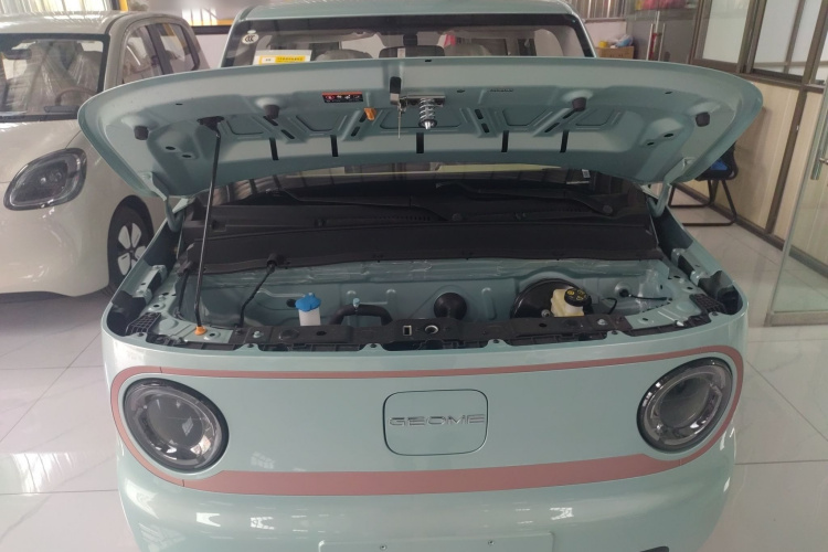 吉利银河 2024款 熊猫mini 200km 耐力熊机舱底盘24