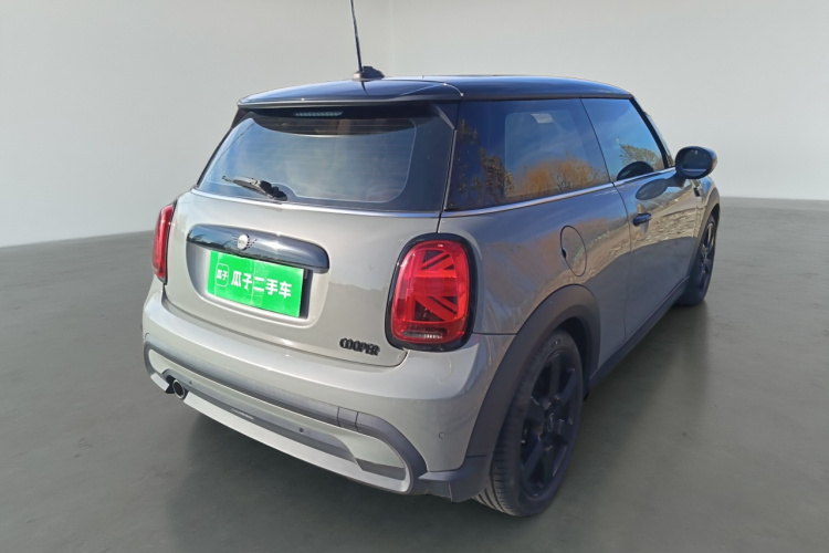 MINI 2023款 1.5T COOPER 艺术家车身外观7