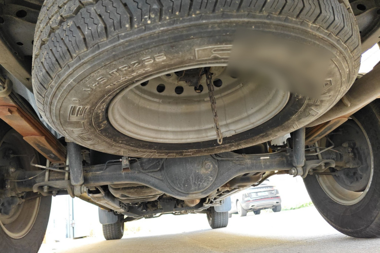 五十铃 瑞迈 2020款 2.8T经典两驱柴油国VI舒享型加长版JE493ZLQ6E局部细节9009