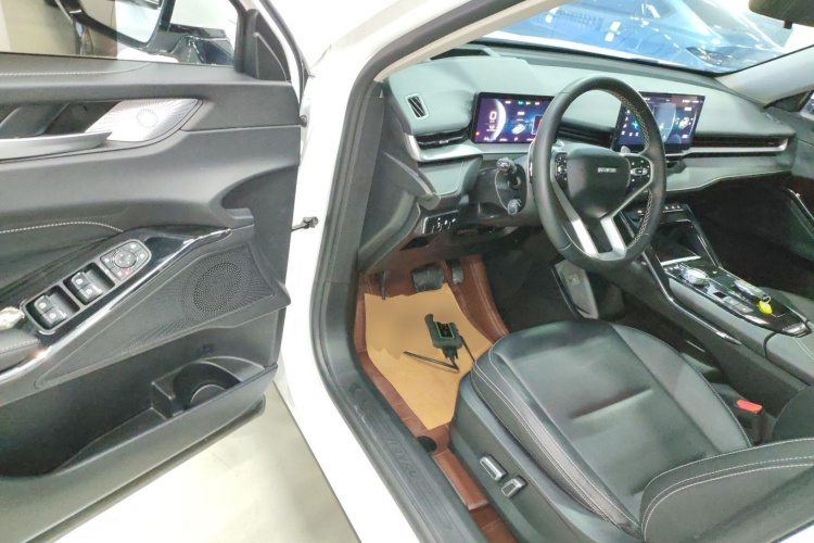 哈弗H6 2021款 第三代 2.0T 自动两驱Max中控内饰20