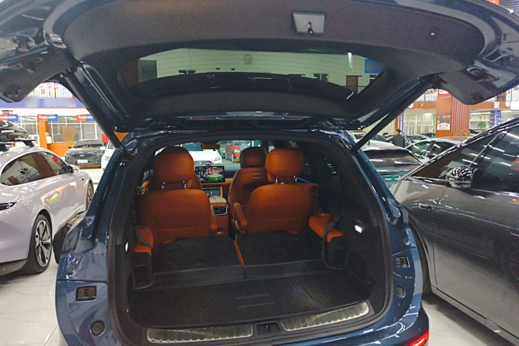 鸿蒙智行 问界M7 2024款 1.5T 智驾四驱Ultra版 6座机舱底盘23