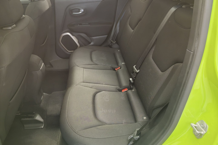 Jeep 自由侠 2017款  180T 自动劲能版车身外观6007