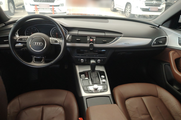 奥迪A6L 2018款 30周年年型 45 TFSI quattro 运动型中控内饰7003