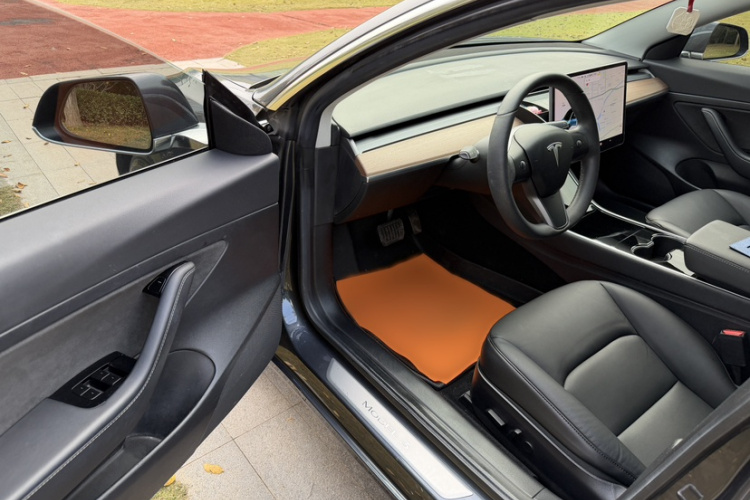 特斯拉 Model 3(进口) 2019款 标准续航后驱升级版(52度)中控内饰7002