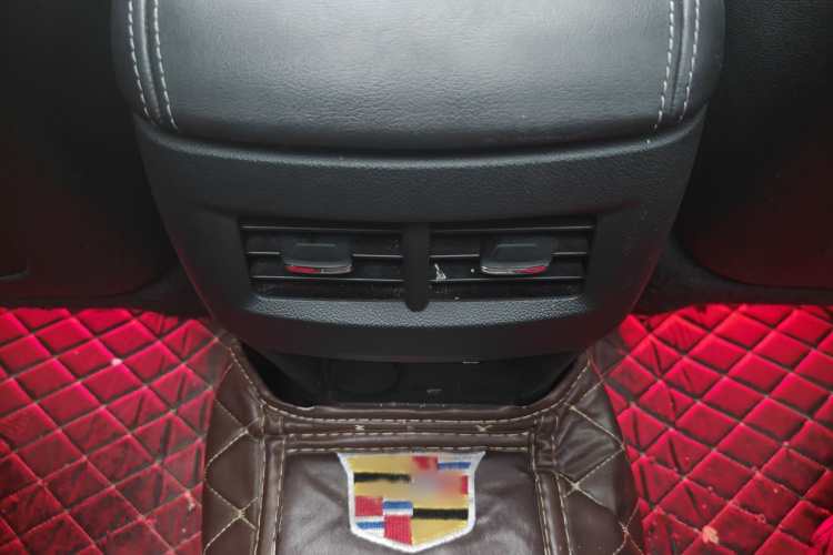 凯迪拉克CT5 2021款 28T 豪华型中控内饰7004