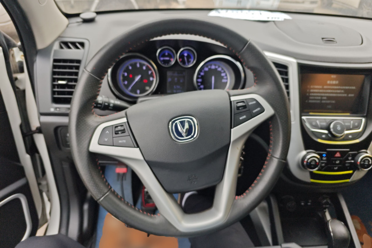 长安CS35 2016款 1.6L 自动豪华型 国V中控内饰13