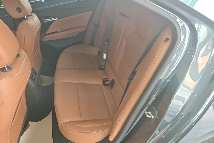 凯迪拉克CT4 2021款 28T 豪华型中控内饰21