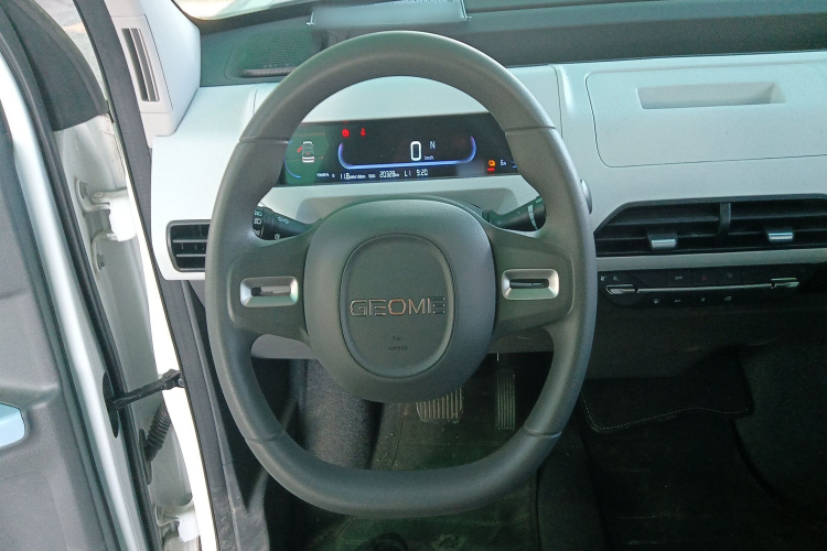 吉利银河 2024款 改款 熊猫mini 200km 龙腾版中控内饰13