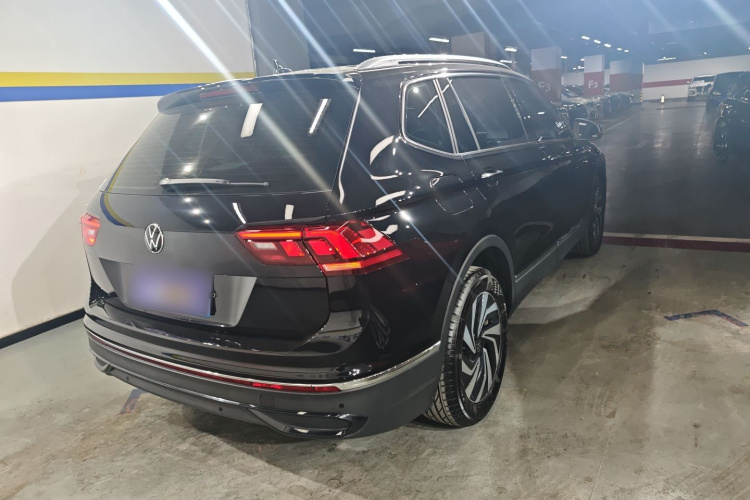 大众 途观L 2024款 300TSI 自动两驱智享版车身外观7