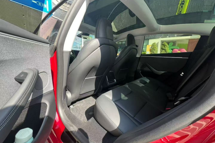 特斯拉 Model 3 2023款 后轮驱动版中控内饰7002