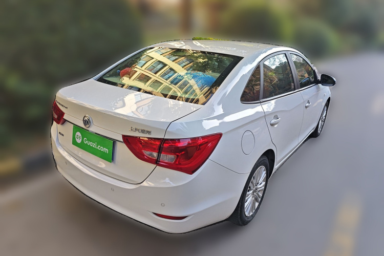 别克 英朗 2017款 15N 自动精英型车身外观7