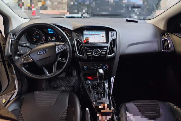 福特 福克斯 2018款 三厢经典 1.6L 自动风尚型智行版中控内饰12