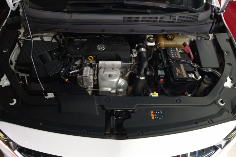 别克GL6 2019款 18T 6座互联豪华型 国VI机舱底盘24