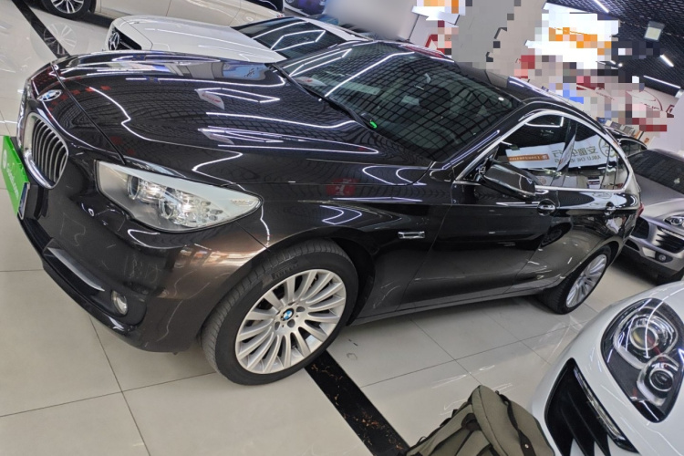 宝马5系GT 2014款 535i 领先型车身外观4