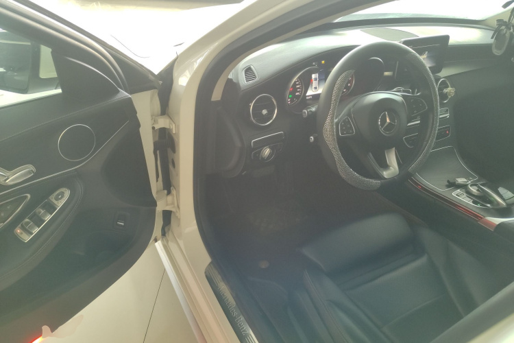 奔驰C级 2018款 C 180 L 时尚型运动版中控内饰20