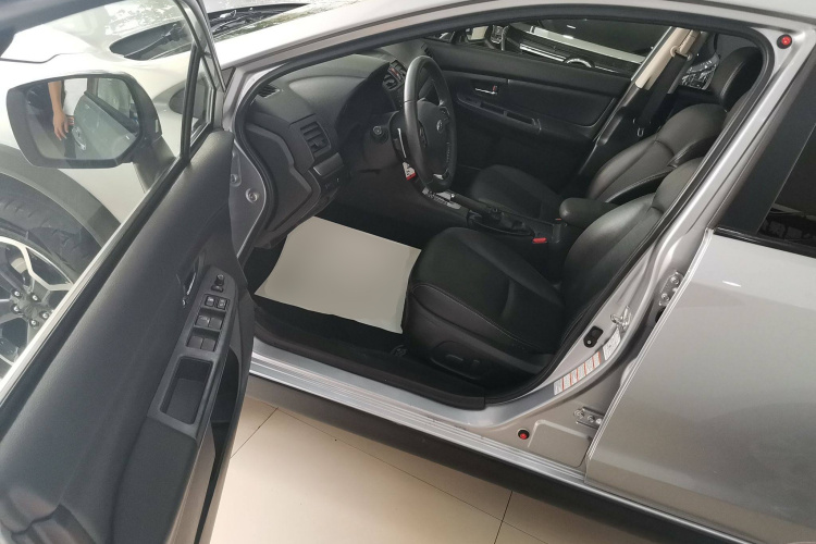 斯巴鲁XV 2012款 2.0i 精英版中控内饰20