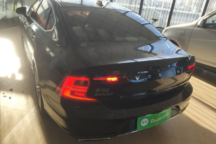 沃尔沃S90 2019款 T5 智逸版车身外观6