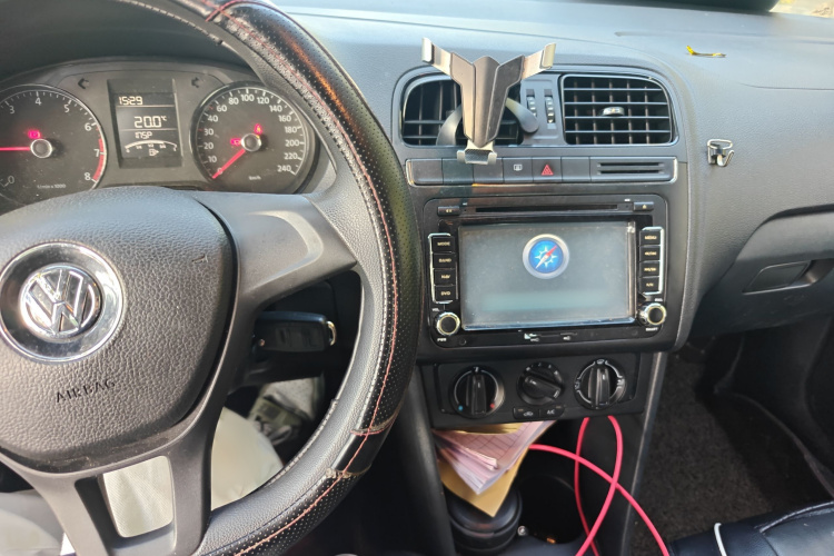 大众 Polo 2014款 1.4L 手动风尚版局部细节16