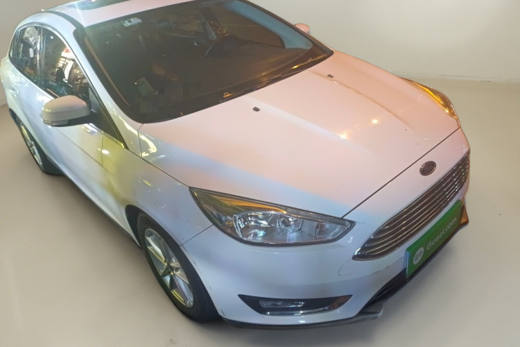 福特 福克斯 2017款 三厢 EcoBoost 180 自动精英型车身外观3