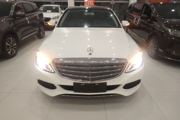 奔驰C级 2017款 改款 C 200 L车身外观2