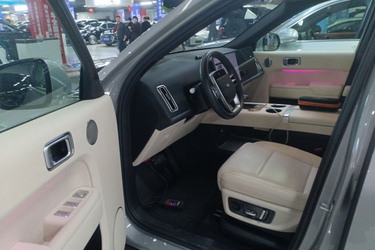 理想汽车 理想L8 2024款 Ultra中控内饰20