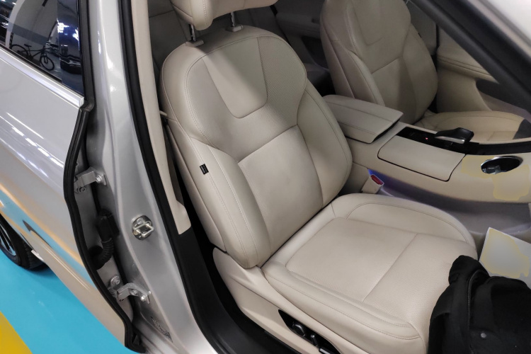 鸿蒙智行 问界M5 2022款 增程四驱旗舰版局部细节41