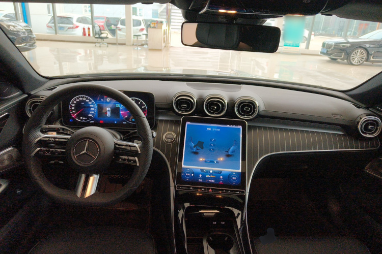 奔驰C级 2022款 改款 C 260 L 皓夜运动版中控内饰7002