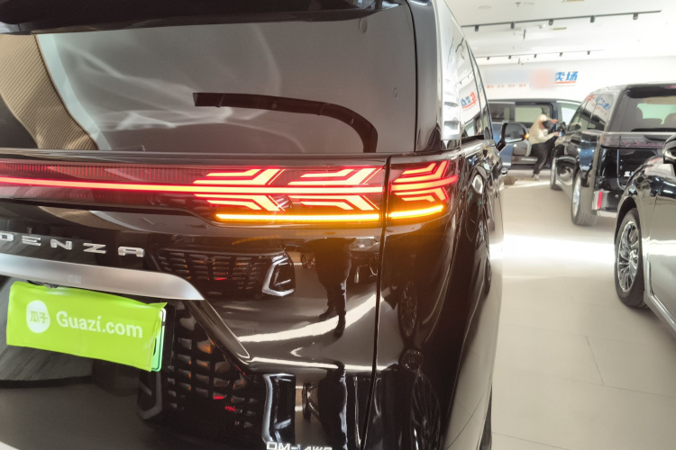 腾势D9 2022款 DM-i 970 四驱旗舰型车身外观9