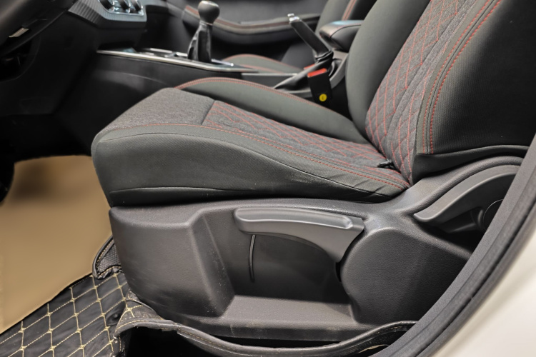 东风风行 风行T5 2020款 1.6L 手动舒适型 国VI中控内饰7003