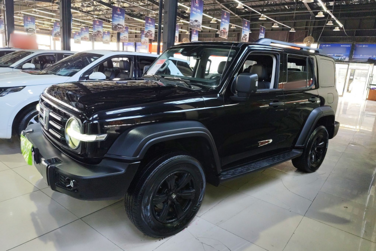 坦克300 2023款 越野版 2.0T 挑战者车身外观4