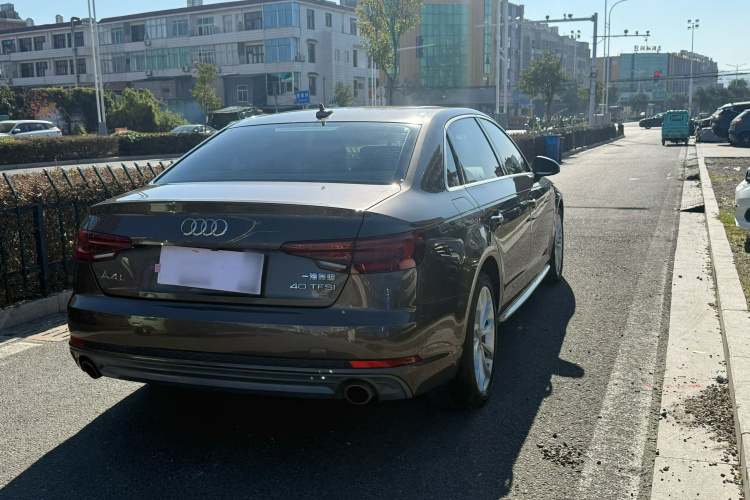 奥迪A4L 2018款 30周年年型 40 TFSI 时尚型车身外观7