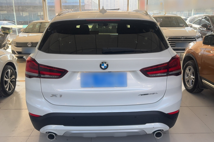 宝马X1 2022款 改款 xDrive25Li 尊享型车身外观6003