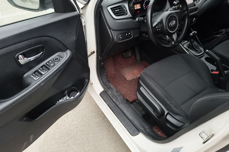 起亚 佳乐 2013款 2.0L 7座自动标准版 国IV中控内饰20