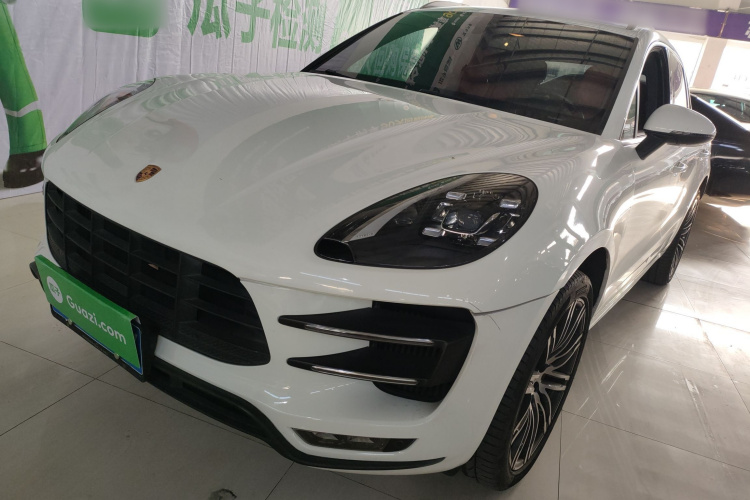 保时捷 2017款  Macan Turbo 3.6T车身外观1