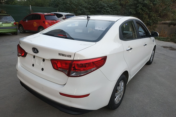 起亚K2 2015款 三厢 1.4L AT GLS车身外观6005