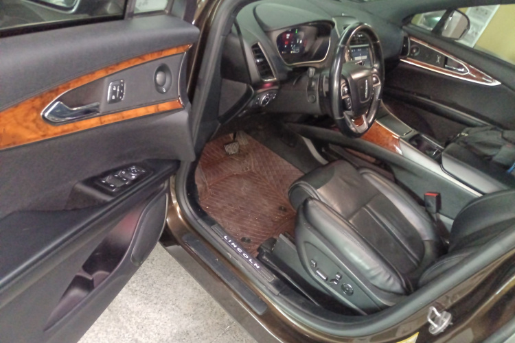 林肯 航海家(进口) 2019款 2.7T 四驱尊耀版 国VI中控内饰7003